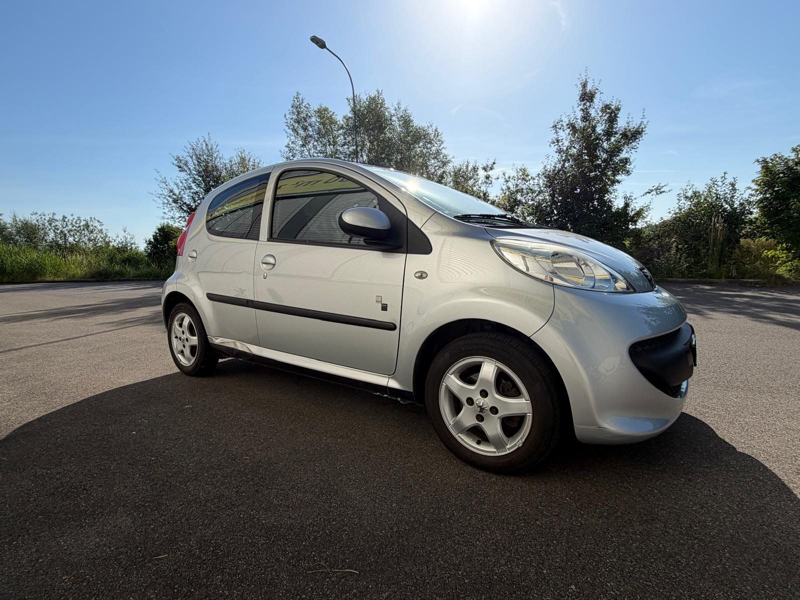 Peugeot Automobili: Peugeot 107 1.0i black&silver Edition – Usato da Tägerwilen venduto da pescatore76 3