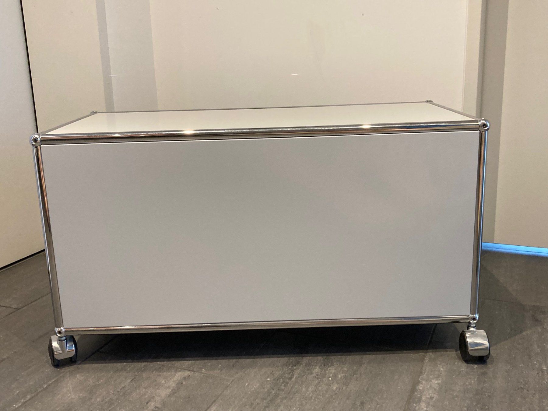 Cassettiere: USM Lowboard mit CD Schubladen f. 200 CD – Usato da Thalwil venduto da tho_my69 2