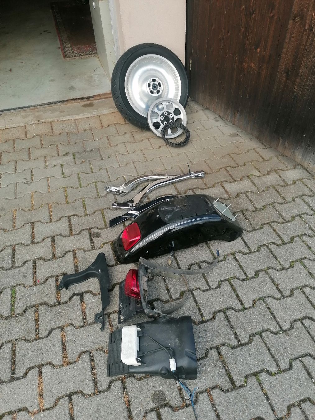 Harley-Davidson Tutti i ricambio per moto: Harley softail heck mit rad – Usato da Düdingen venduto da manowarbruno 2