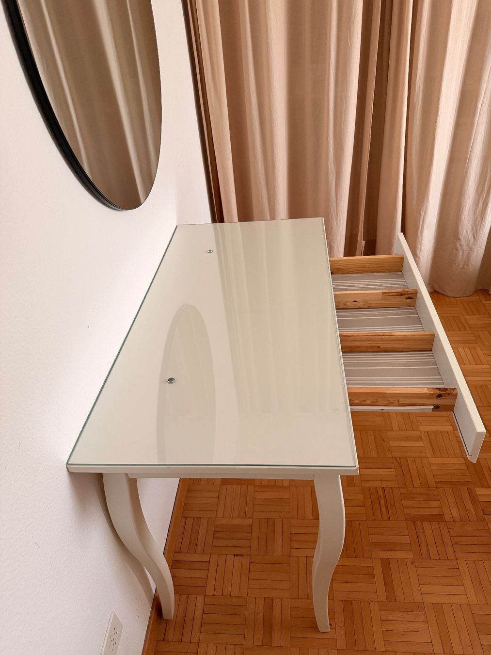 Ikea Tavoli: IKEA HEMNES Tisch mit Schublade – Usato da Zürich venduto da S.Circhetta 1
