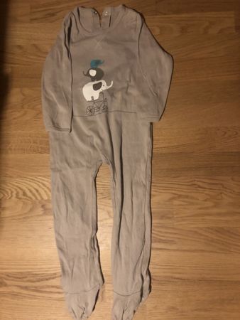 Schlafanzug mit Elefanten Grösse 92 Guter Zustand