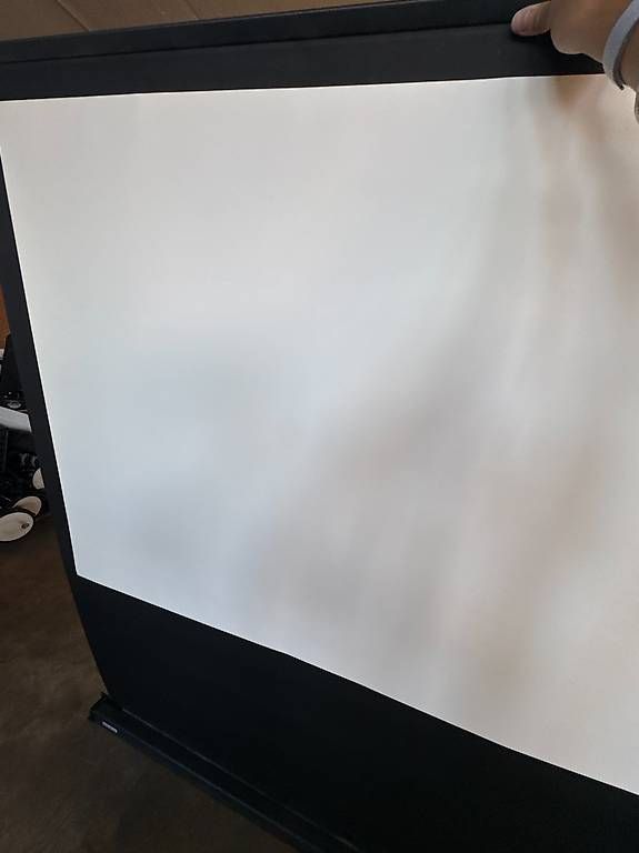 Home Cinema: Projecta Rollo Leinwand 170 cm mit Halter – Usato da Embrach venduto da CarlosTF 3