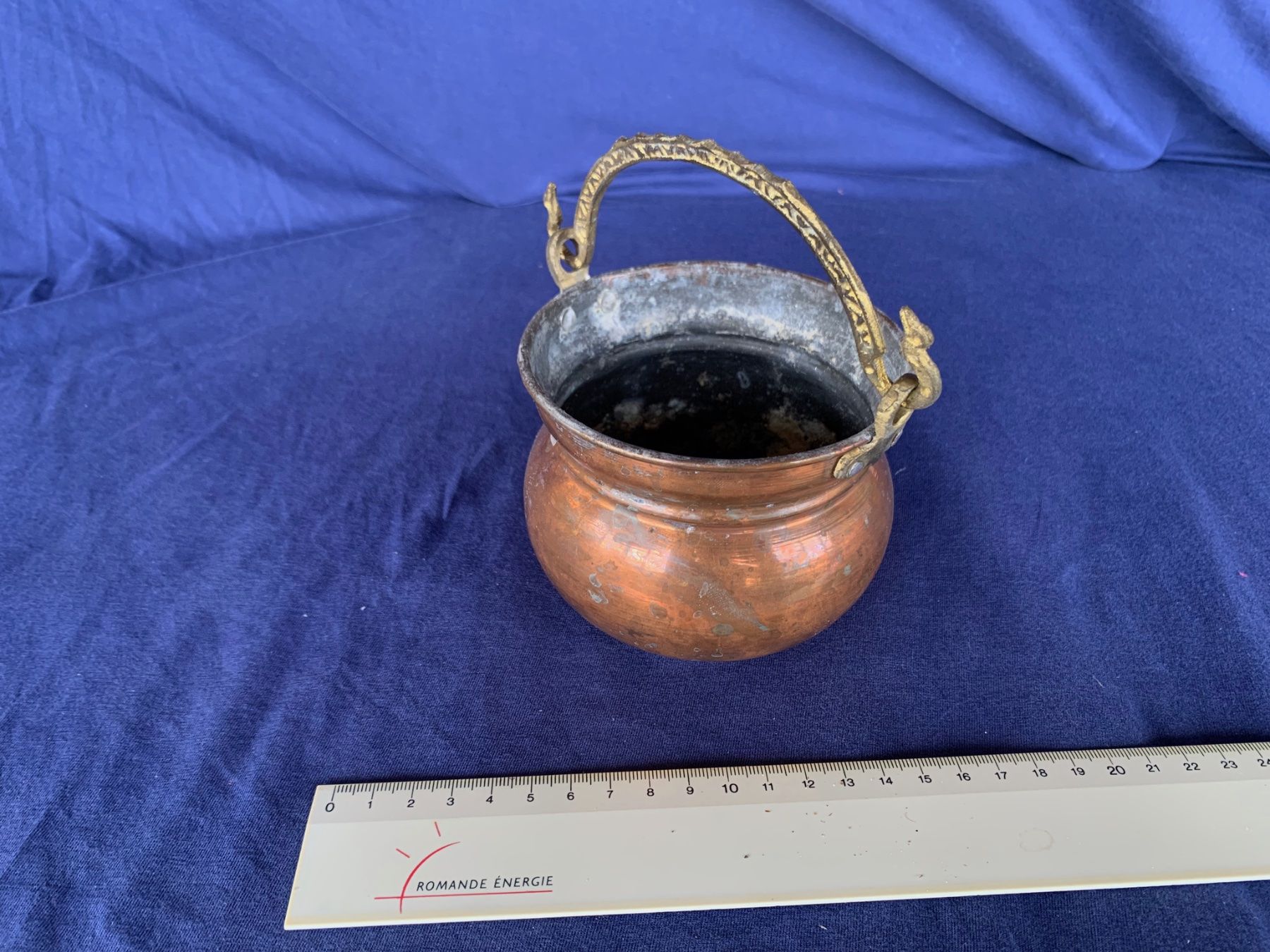 Vasi per fiori: Kleiner Kupfertopf mit ornamentalem Griff – Usato da Oberrieden venduto da pet_n2c2 1