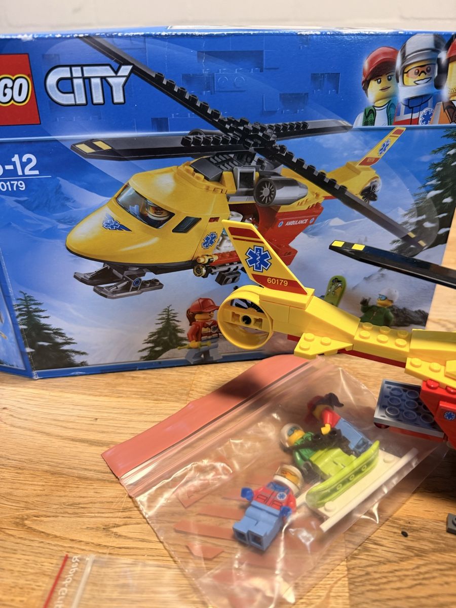 Lego Kit di costruzioni: Lego City Rettungshubschrauber – Usato da Zürich venduto da amicitia_77