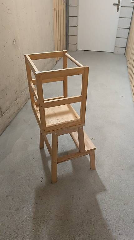 Chaises hautes: Lerntower / Learning tower – D'occasion à Hindelbank par otair