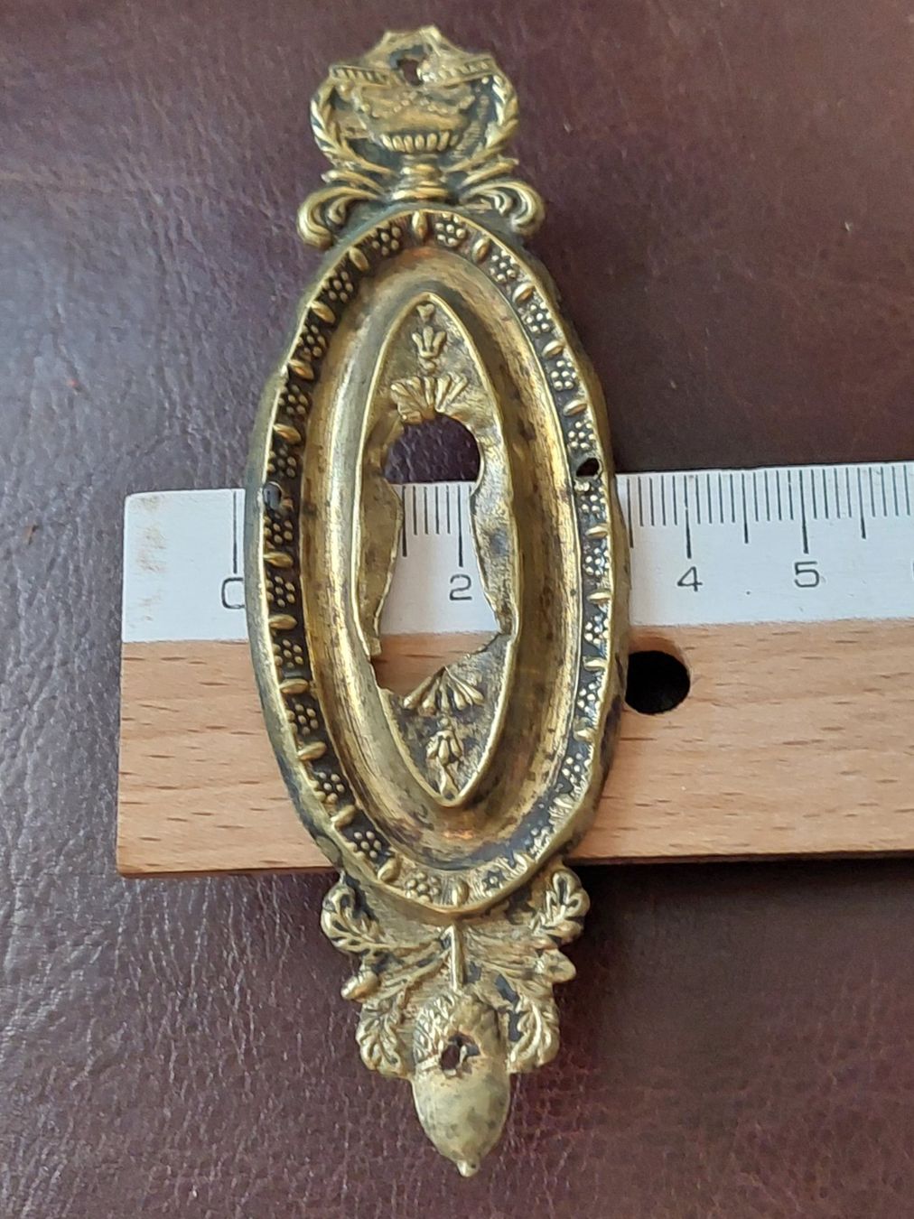 Ferramenta: Antike wunderschöne Möbel-Schlüsselrosette aus Messing (8) – Usato da Otelfingen venduto da silver-moon 2