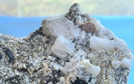 Mineralien- brauner prismatischer Anatas Binntal Lärcheltini