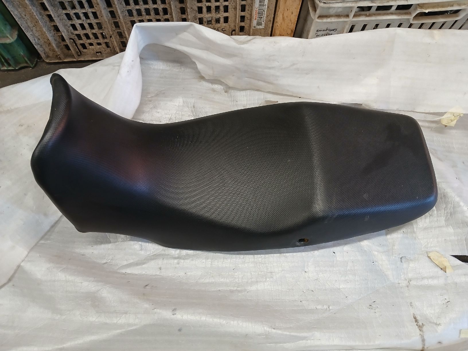 Yamaha Tutti i ricambio per moto: Yamaha TDM 850 4tx selle, siège, sattel – Usato da Fey venduto da lobanovski1 2