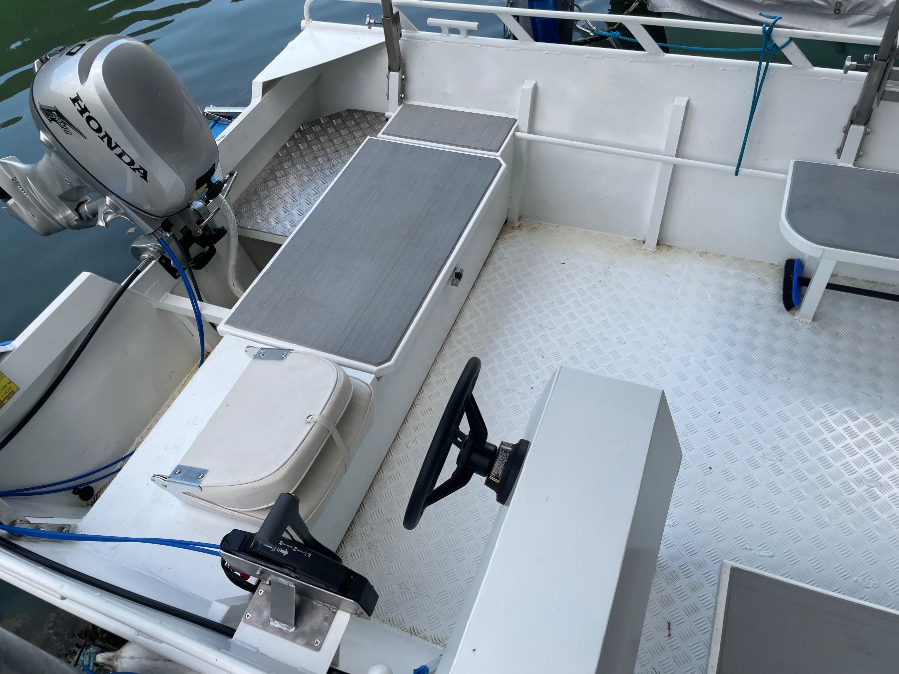 Barche: Motorboot Fischerboot Aluminium inkl Motor – Usato da Bachenbülach venduto da Simivk 1