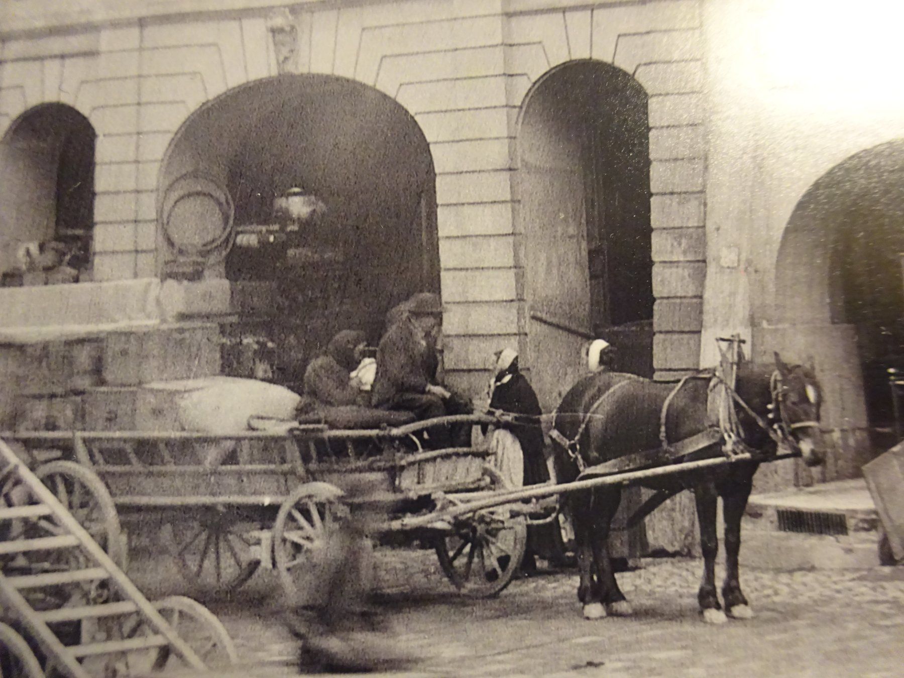 Foto & Immagini: Glasnegativ und Abzug / Bern Marktgasse – Usato da Esslingen venduto da eintagammeer 6