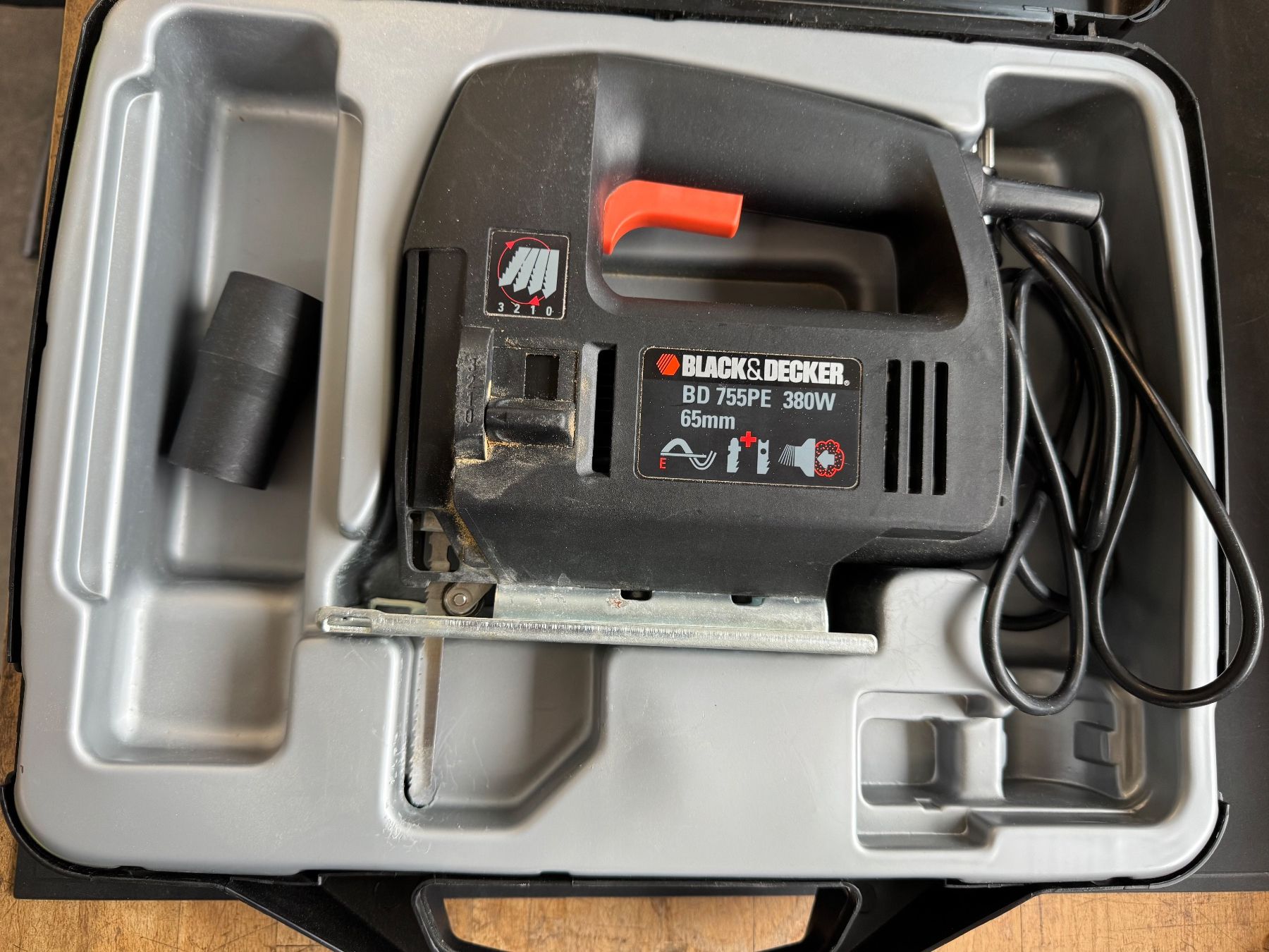 Seghe: Black&Decker Werkzeug Stichsäge Vintage – Usato da Steffisburg venduto da smocky17 3
