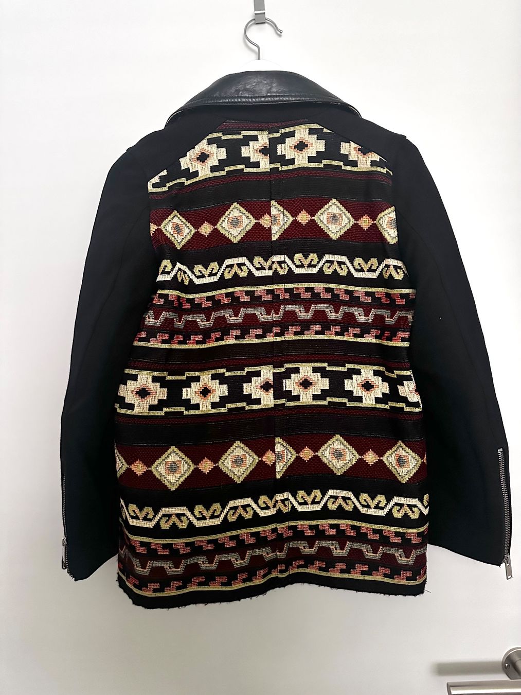 Zara Jacken: ZARA Biker-Jacke / Jacke mit Ethno-Muster – Gebraucht aus Haldenstein von enie123 3