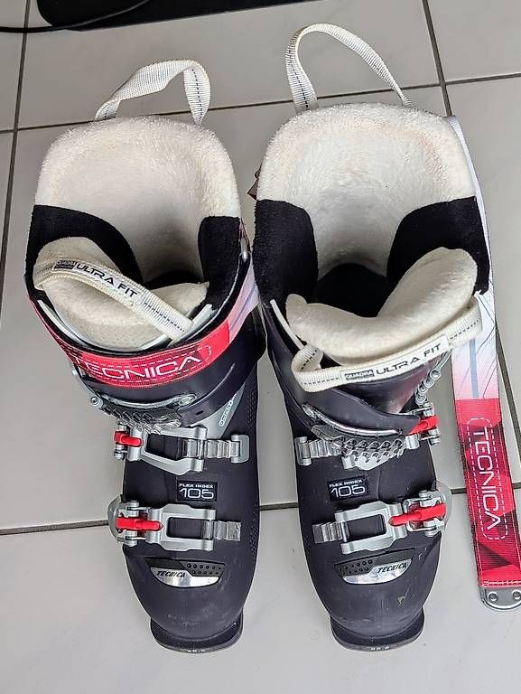 Tecnica Scarpe da donna: Skischuhe Grösse 25.5 / EU 39-40 – Usato da Hergiswil NW venduto da Bastaag