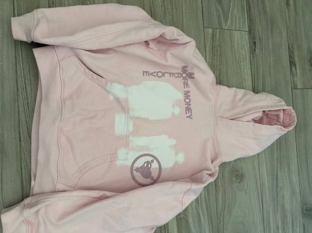 Rosa Hoodie mit Print - Perfekt für den Frühlingslook!