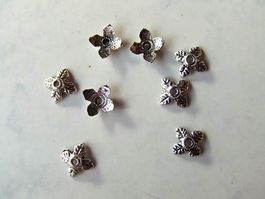 20 Perlkappen leaf altversilbert 5,5x2mm