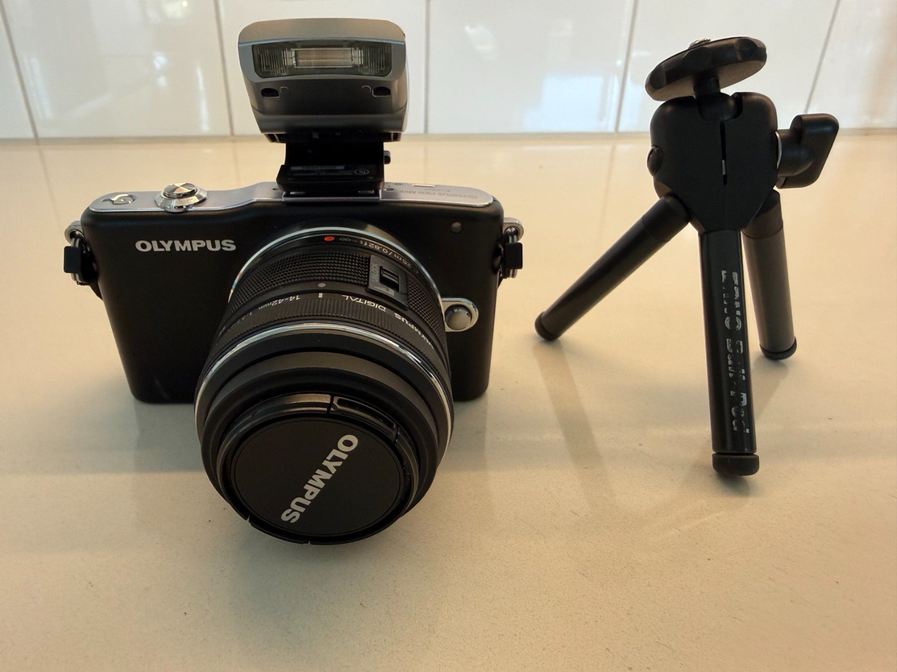 Olympus Fotocamera: Systemkamera Olympus Pen Mini E-PM1 mit Objektiv und Zubeh – Usato da Zürich venduto da wedbe1 1
