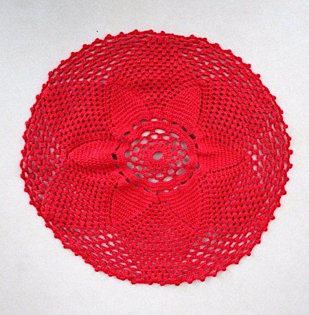 Altra biancheria da tavola: Rotes Häkeldecke , Durchmesser ca. 25 cm – Usato da Locarno venduto da fripui 2