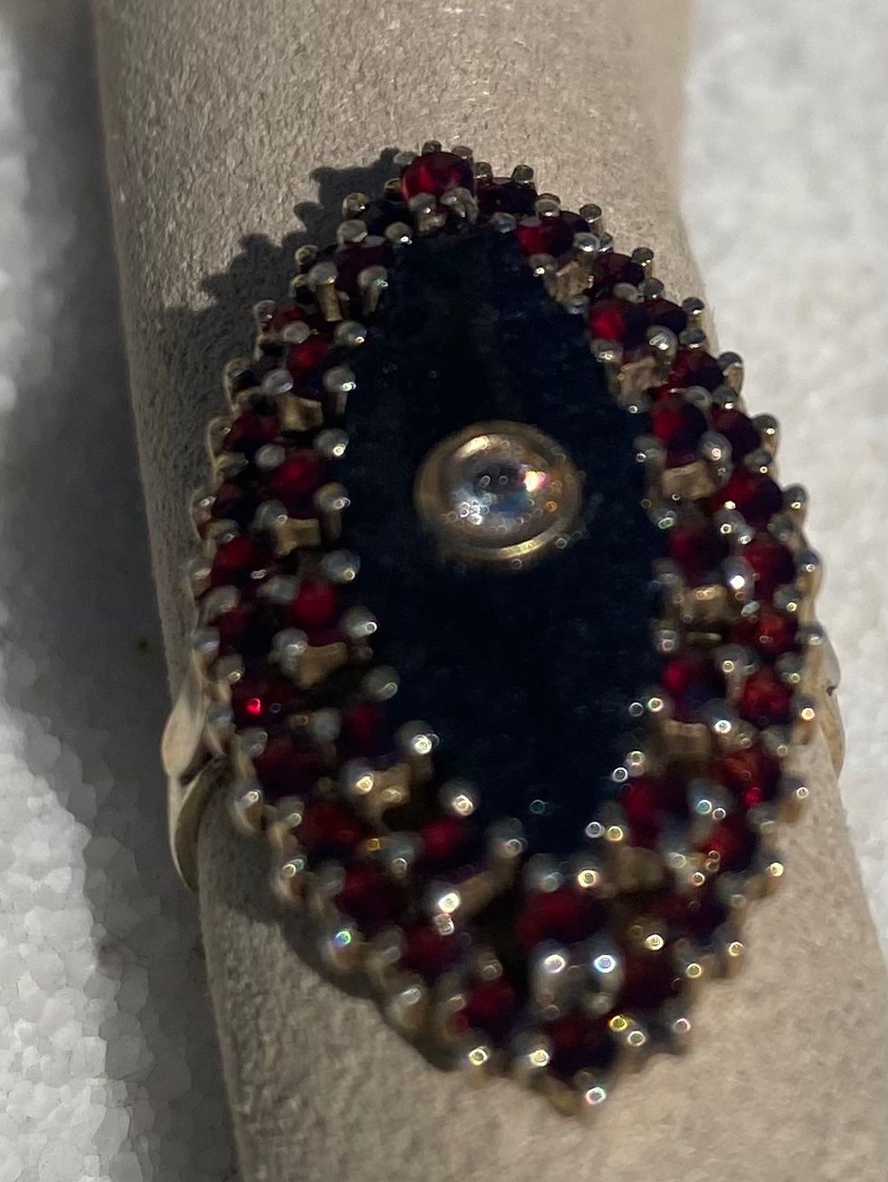 Ringe: Böhmischer Granat - Ring mit Brillanten – Gebraucht aus Unterägeri von sku_6d27 2