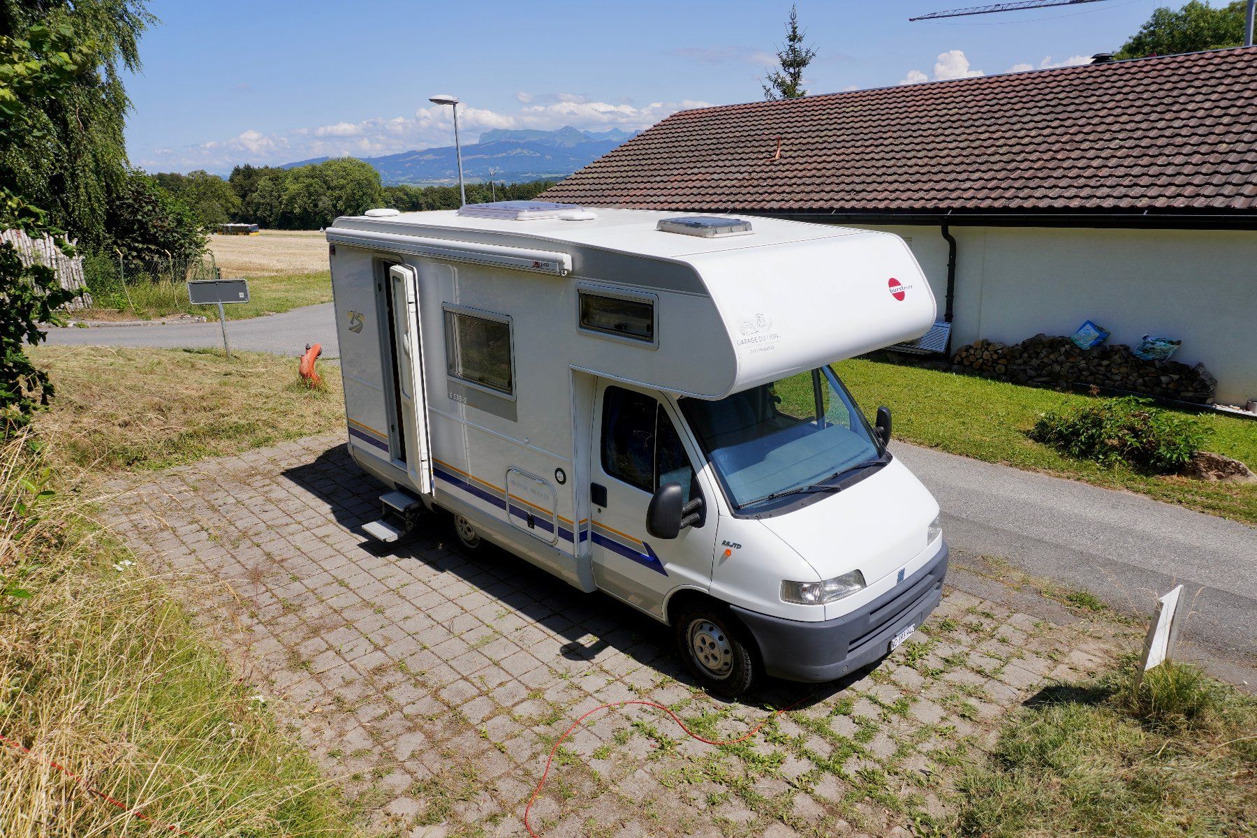 Bürstner Veicoli da campeggio: Camping car BÜRSTNER A 535 - 2 Active – Usato da Savigny venduto da studiocartepostale