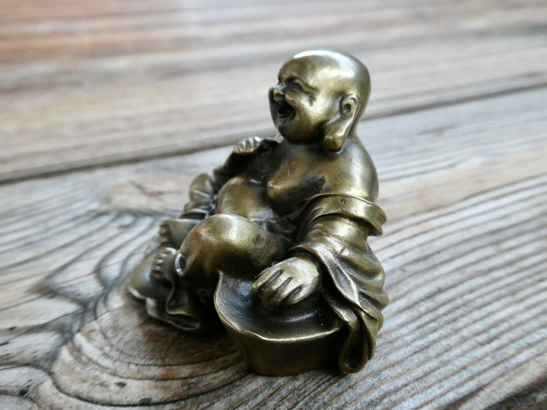 Figurines: antiker sitzender Buddha (schwerer Messingguss) – D'occasion à Lüchingen par Eeizo 1