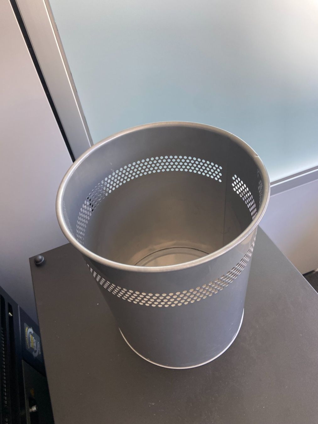 Cestini per rifiuti: Abfalleimer – sieben verschiedene Typen – Usato da Zürich venduto da sar_7qmm 1