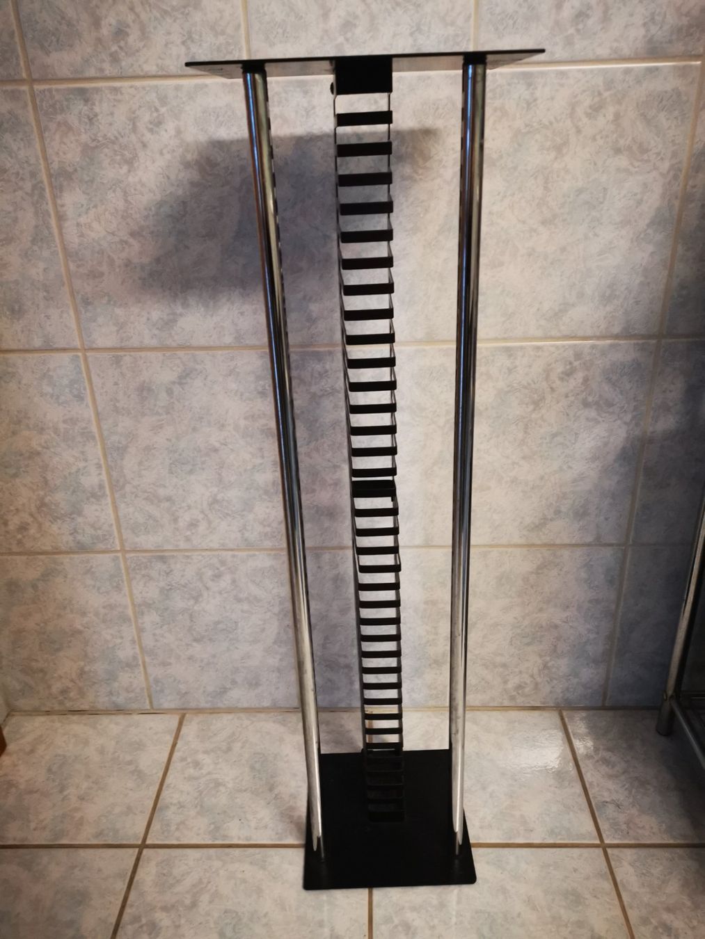 Altri accessori: Support CD/DVD design chrome et noir - rack – Usato da Courtepin venduto da Marisou2 1