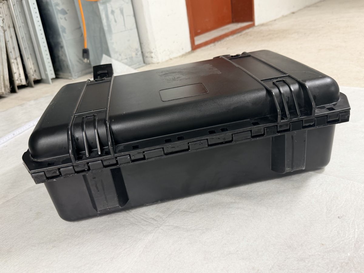 Valigie: Outdoor Case Koffer Box – Usato da Zürich venduto da d-ron 2