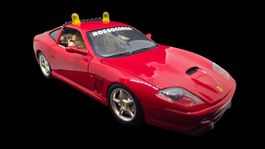 Ferrari 550 Maranello RossoCorsa mit Rundumleuchten – 1:18