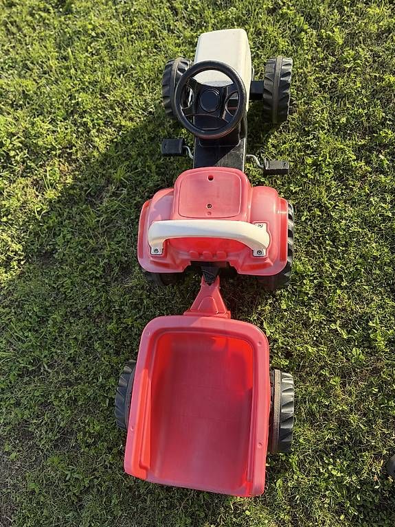 Fahrzeuge für Kinder: Spielzeug Traktor mit gratis Anhänger dazu – Gebraucht aus Stäfa von Tschimmen 3