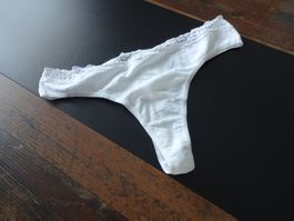 Bequemer String/m.Spitzen