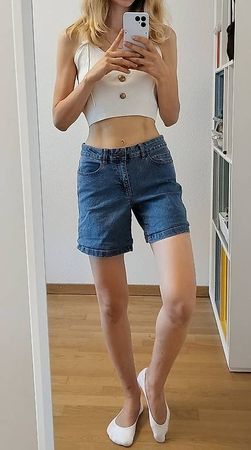 Blaue kurze Jeans Hose Grösse 36