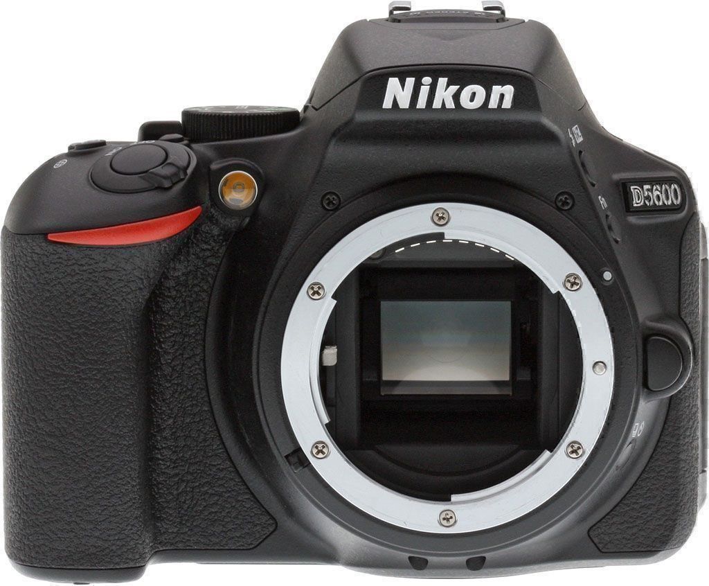 Nikon Fotocamera: Nikon D5600 Body+ 28 Clicks - Demo Model – Nuovo e nell'imballaggio originale da Schlieren venduto da Sunshine_0109 1