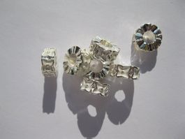 2 Grosslochperlen, Beads Blumenring, versilbert, weiss