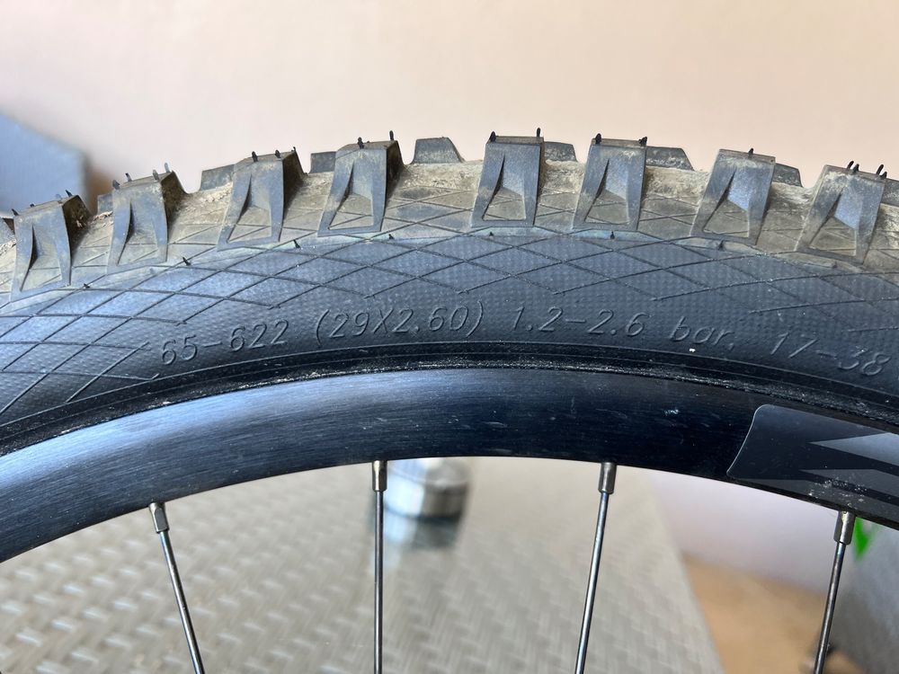 Roues vélo vtt ebike Raceface AR30 offset pneus Magic Marry 4