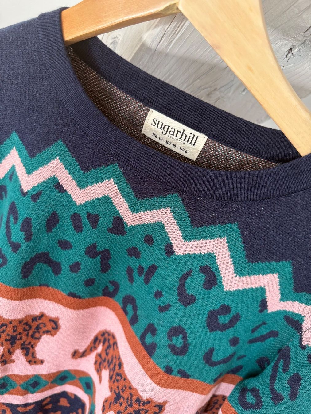 Maglioni & Felpe: Sugarhill Pullover, Gr. 36, Leoparden Muster, Top Zustand – Usato da Unterägeri venduto da Lerchemeerenge 1