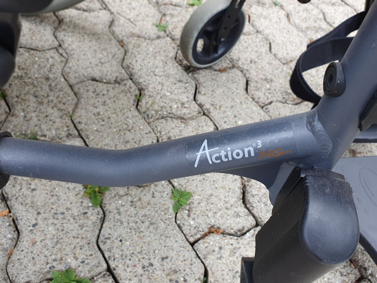 Sedie a rotelle: Rollstuhl mit batteriebetriebener Schiebehilfe – Usato da Bergdietikon venduto da calimera83 6