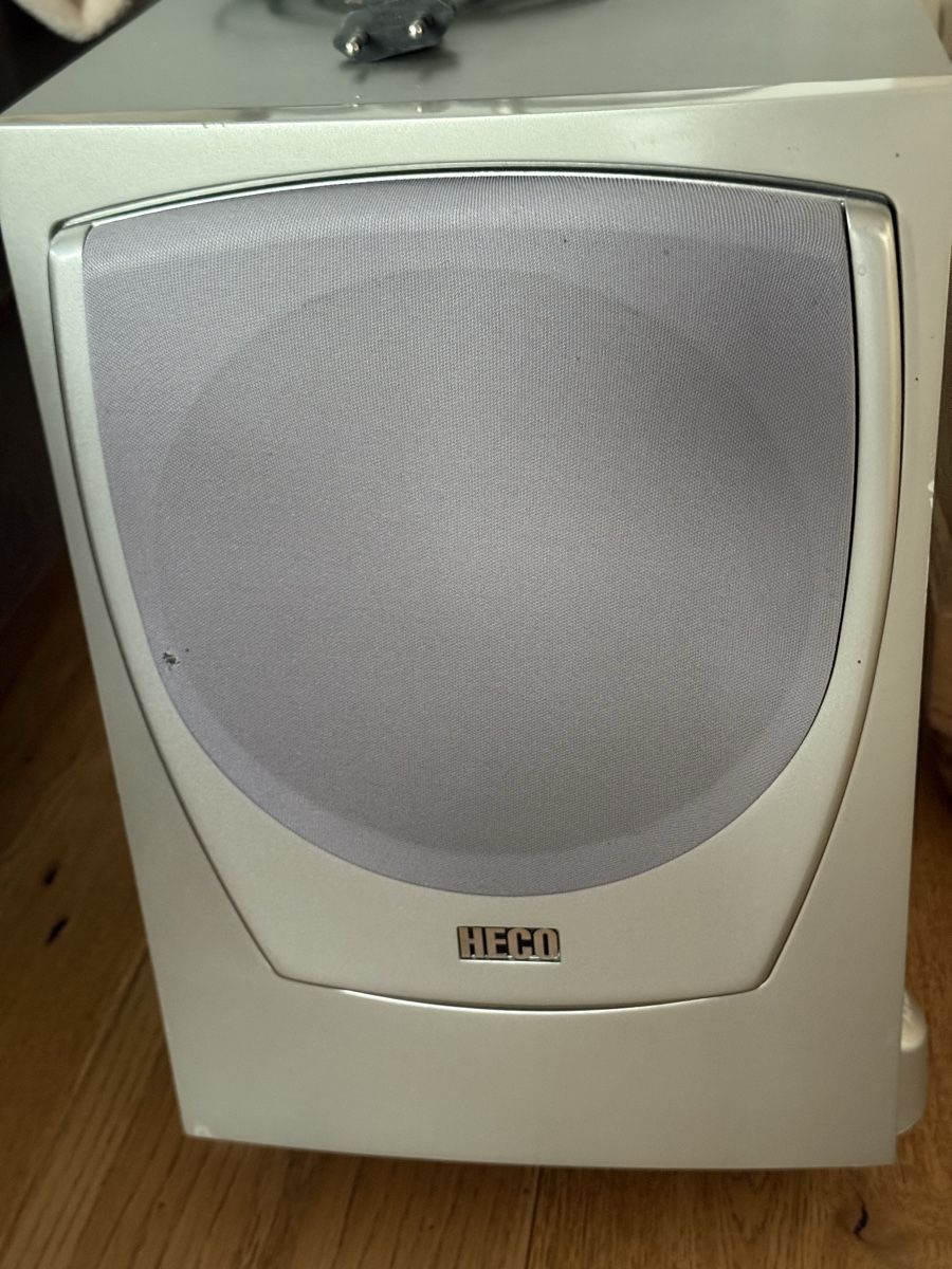 Panasonic Fernseher: TV Gerät mit Boxen und Subwoofer – Gebraucht aus Chur von Garagefelix 2