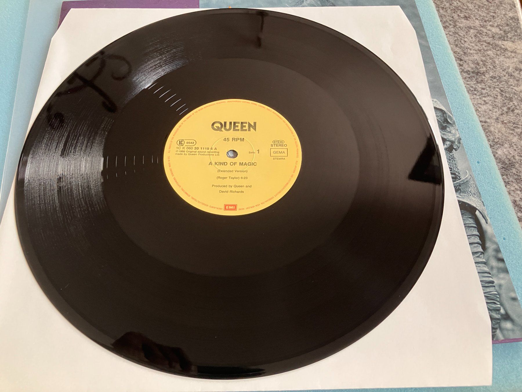 Dischi in vinile: Queen – Usato da Aarwangen venduto da Jukebox3 5