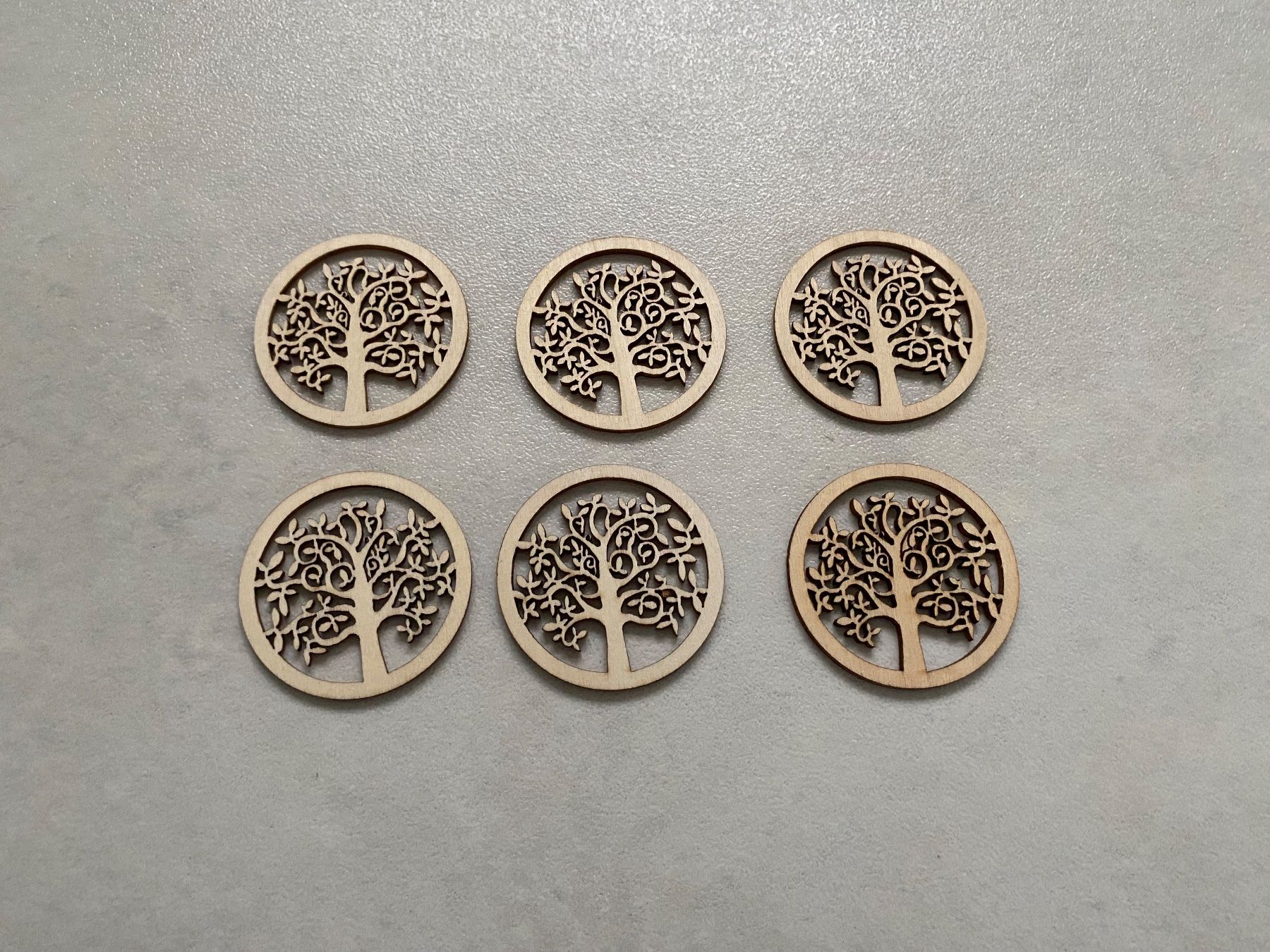 Alle Dekorationen: 5x Baum des Lebens Holz 5cm – Neu und originalverpackt aus Spreitenbach von Brockiland-Flohmarkt 3