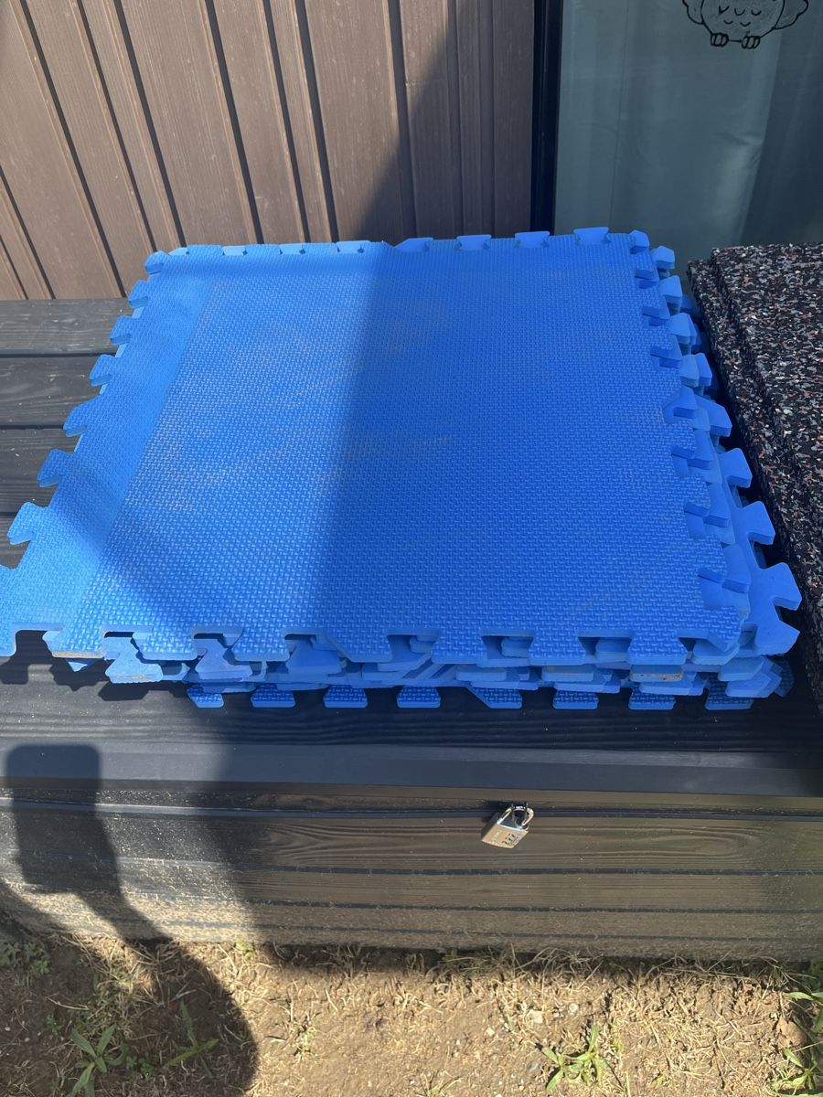 Tapis de sol: Dämmstoffmatten und Bodenplatten – D'occasion à Wittenbach par Aepli 1