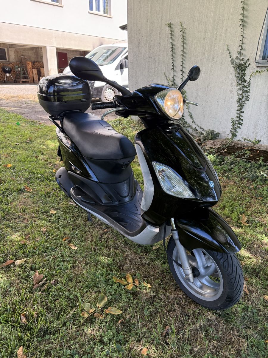 Piaggio Scooter: PIAGGIO FLY 125 CC – Usato da Winterthur venduto da Fabio_46 3
