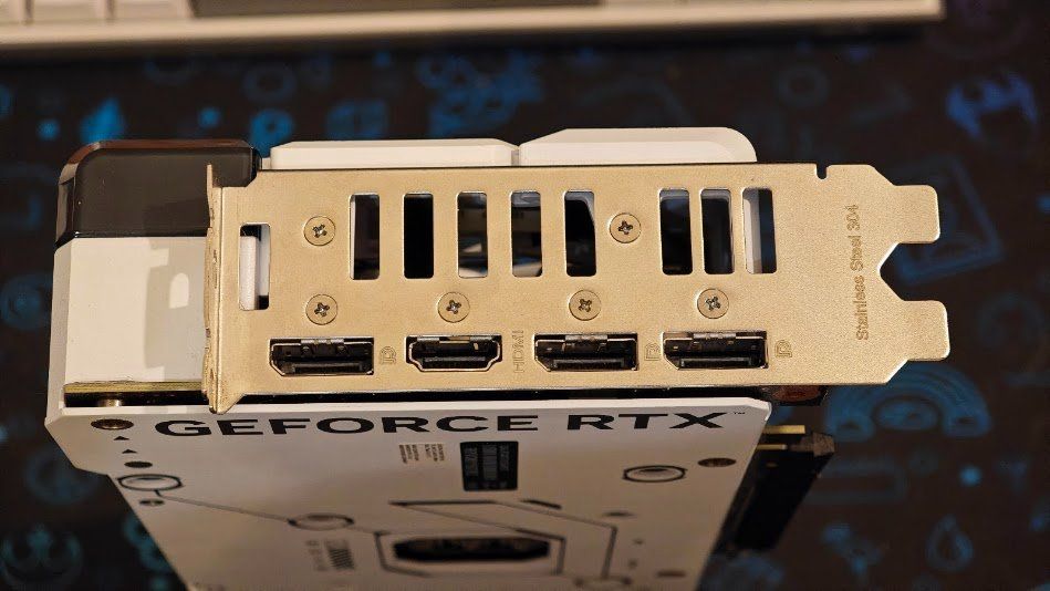 Asus Schede grafiche: ASUS Dual RTX 4070 White – Usato da Grenchen venduto da ale_bbm5 3
