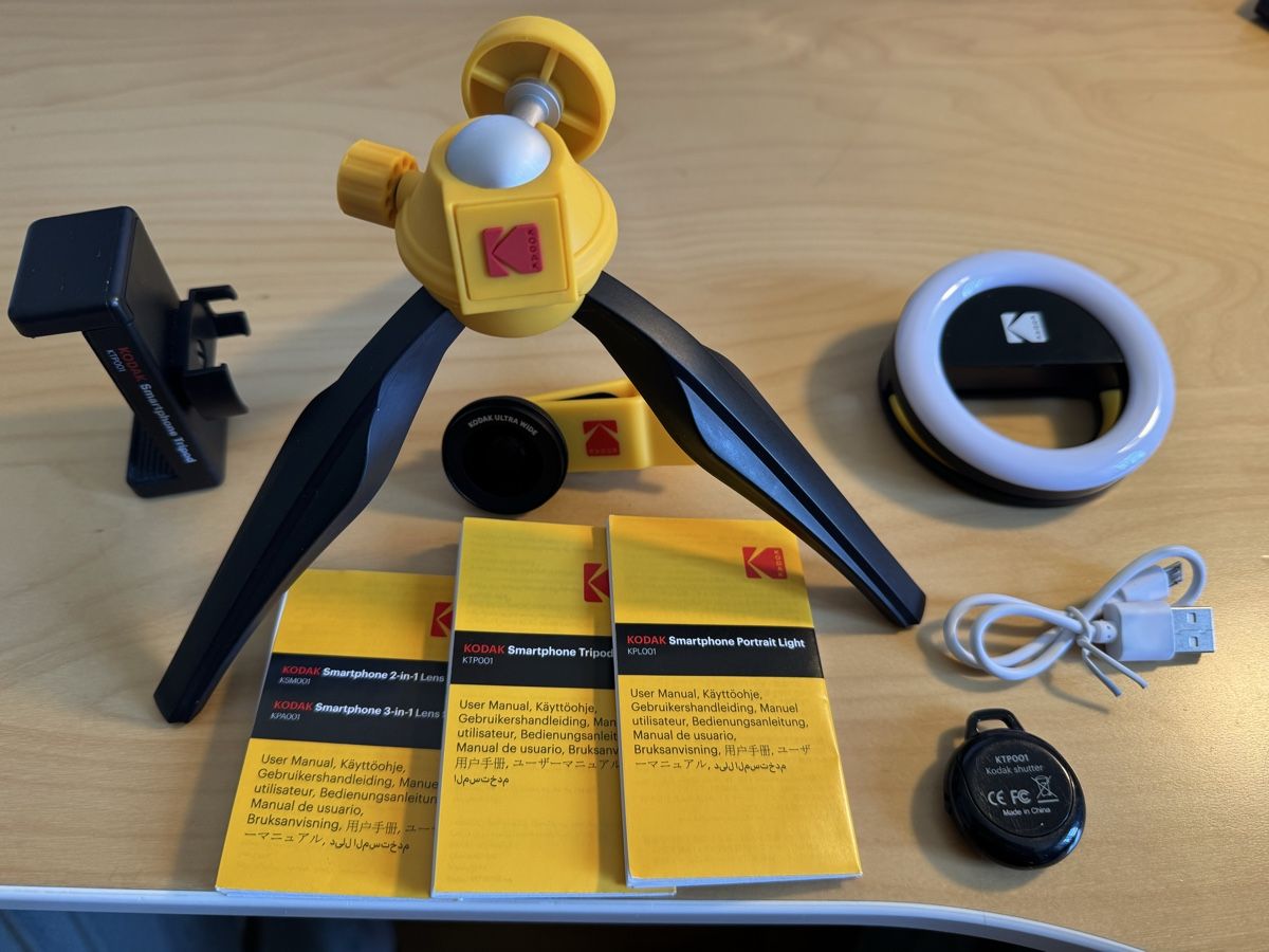 Fixations: Smartphone accessories for camera functions – D'occasion à Rolle par jpasztor