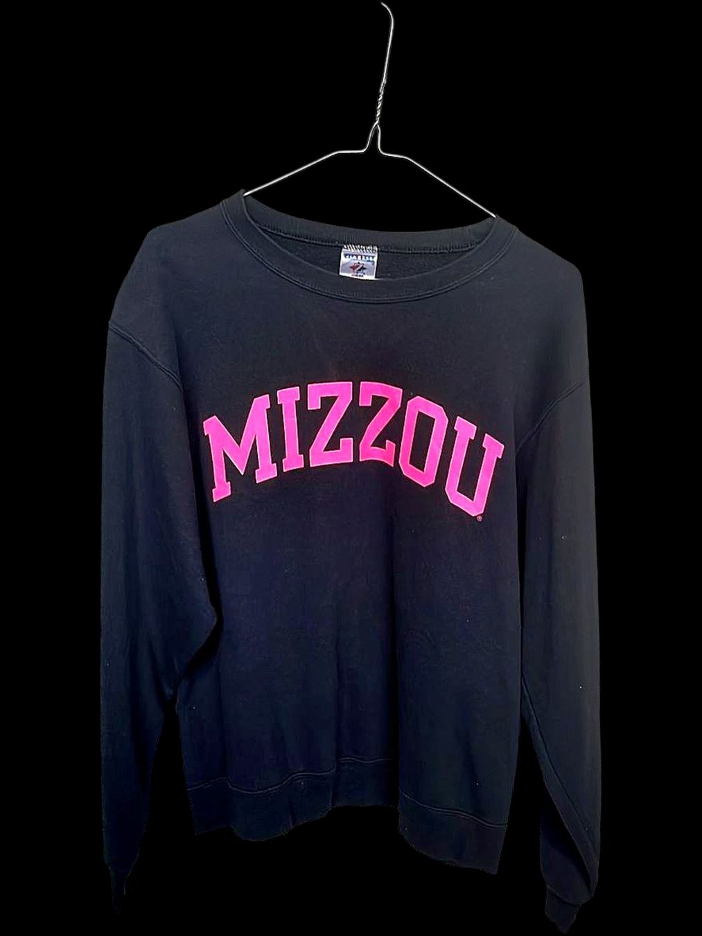 T-shirt: Jerzees Mizzou Schwarzes Sweatshirt mit Pinkem Logo - Größe – Usato da Zug venduto da vinokilo 1