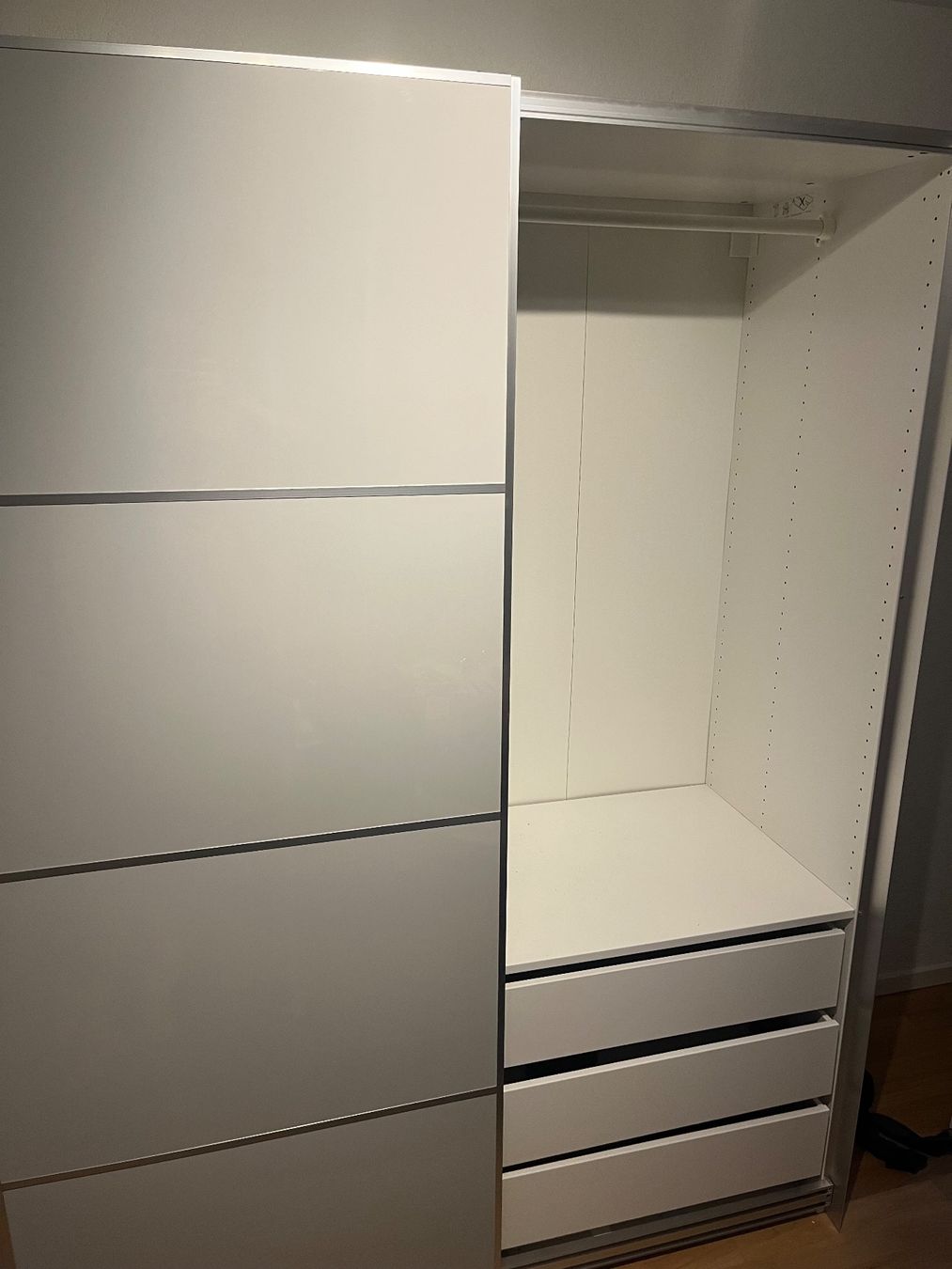 Ikea Armadi: Ikea Pax Kleiderschrank – Usato da Obfelden venduto da kev_895h 4