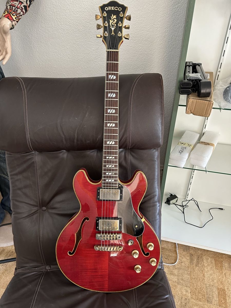 Strumenti musicali: Greco SV 800, etwas kleiner als eine ES 335 – Usato da Tschierv venduto da Screamingwolfguitars