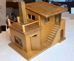 Puppenhaus Holz mit Einrichtung und Zubehoer gebraucht