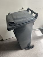 Abfallkübel gross schwarz mit Rädern gebraucht
