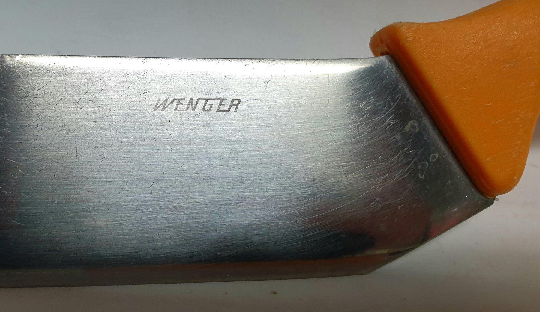 Wenger Coltelli da cucina: 2 Wenger Küchenmesser Knochenmesser Couteau de cuisine – Usato da Tüscherz-Alfermée venduto da Newpad 5