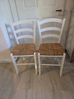 2 schöne Shabbystühle weiss mit Geflecht 